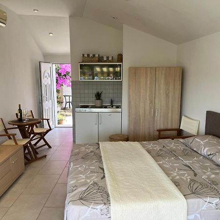 Studio Apartment Sol مْليني المظهر الخارجي الصورة
